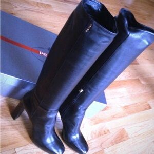 🎉🎉Host Pick🎉🎉Authentic Prada boots